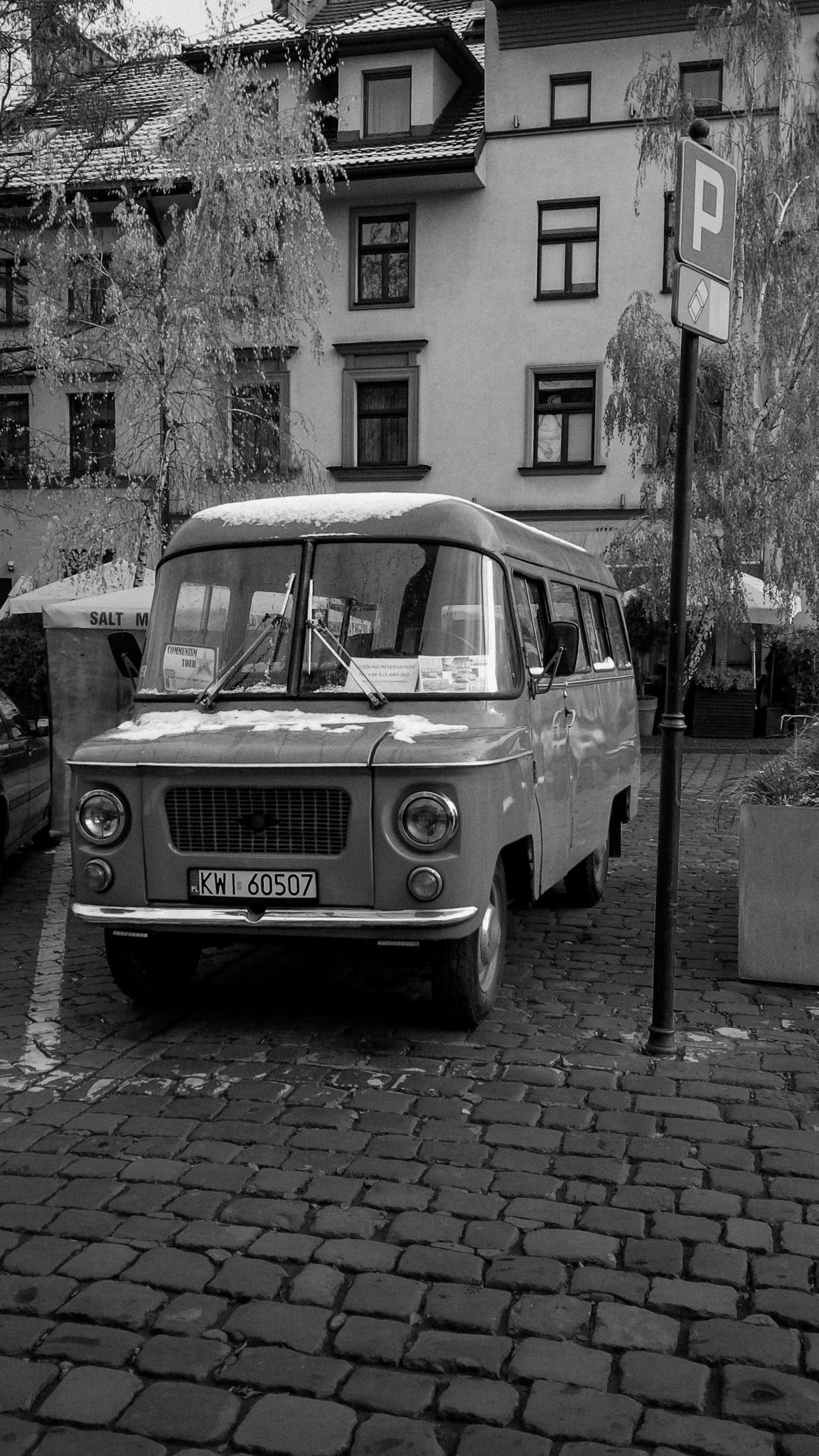 0765 krakow-vintage-van-cobbles-black-and-white  67a82d310f
