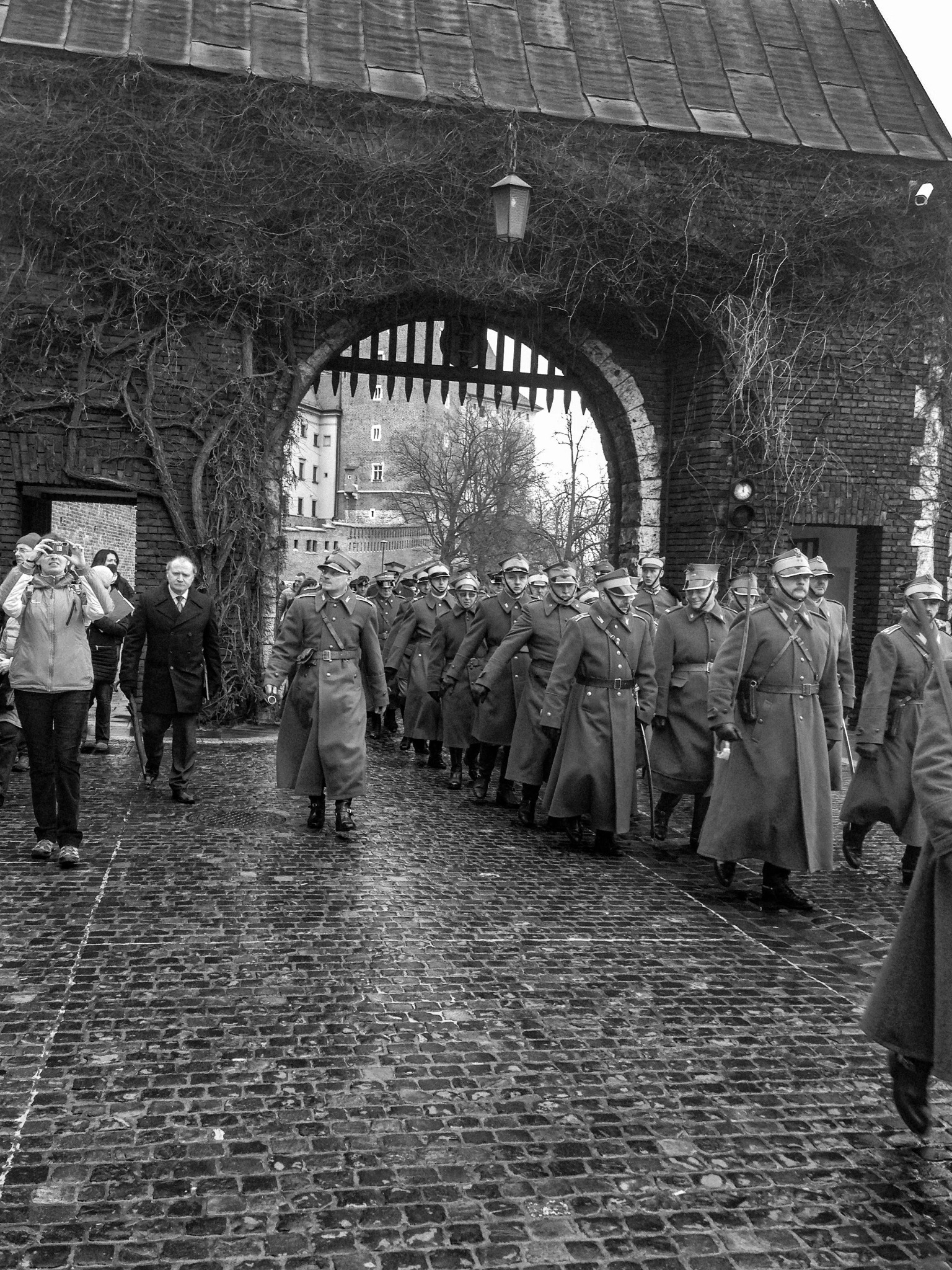 0773 krakow-wawel-ceremonial-guard-black-and-white da58718b0e